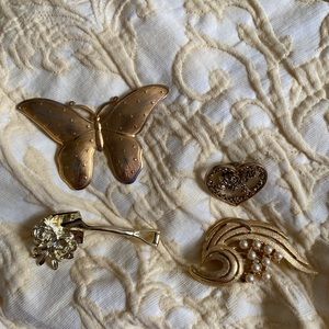 Vintage brooch bundle